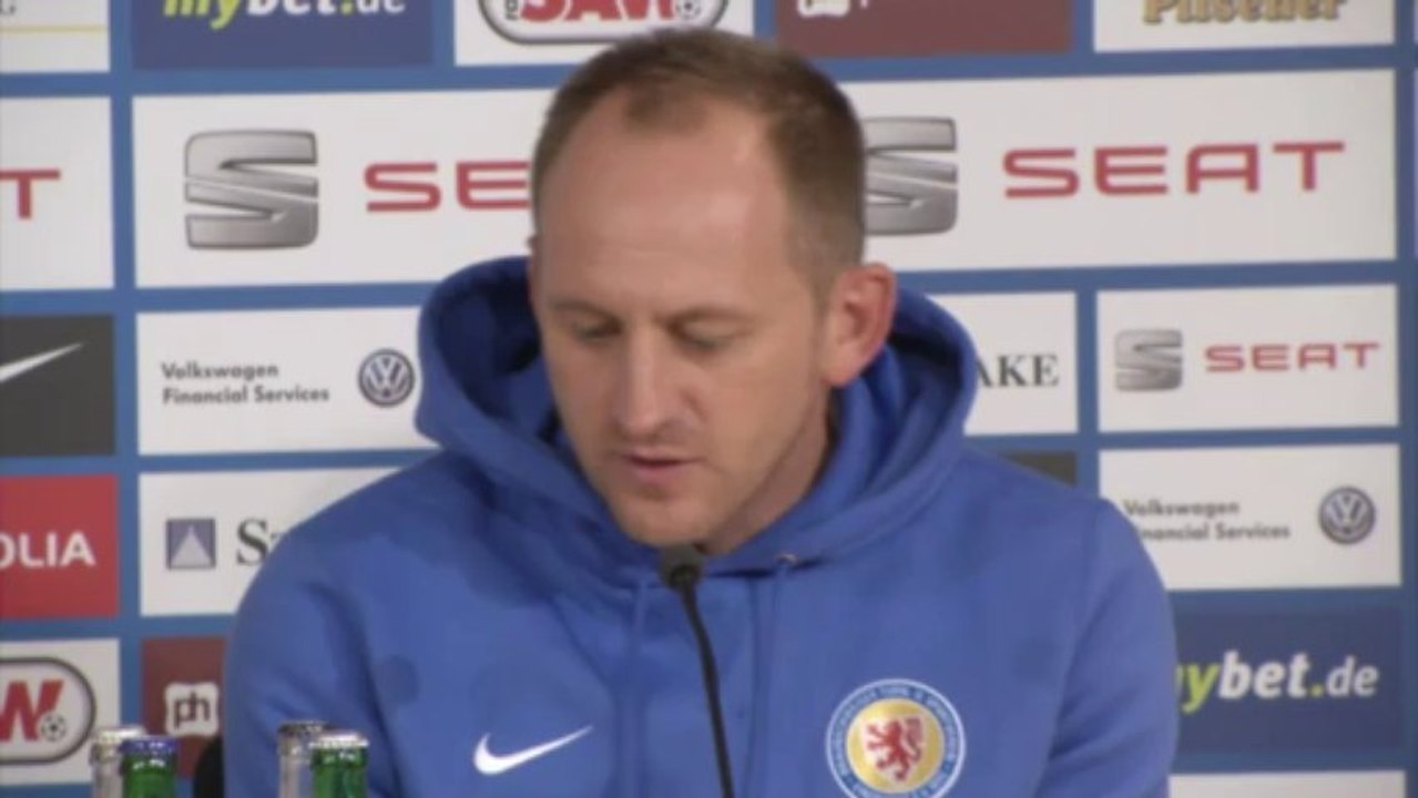 Emotionaler lieberknecht mit rücktrittsgedanken
