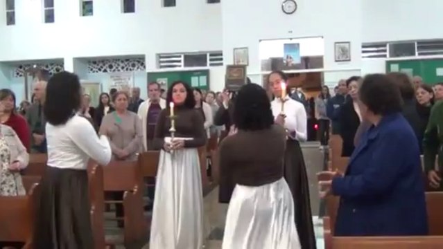 NOVENA DE SANTA DE TERESINHA Procissão da Bíblia.