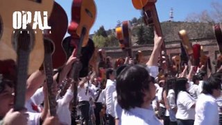 CHILE: MIL GUITARRAS EN HOMENAJE A VICTOR JARA