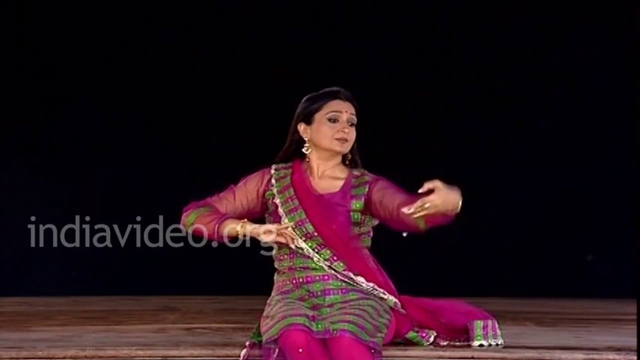 Learn Kathak - Demonstration of Mudras Gat in Kathak  English and Hindi Lesson - 2