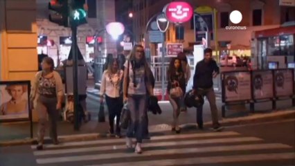 Hükümet krizi Berlusconi'nin partisini böldü