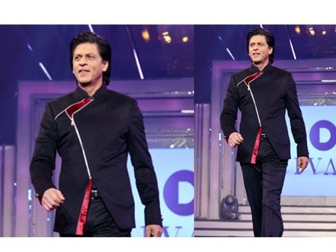 Shahrukh Khan Walks The Ramp At Late Yash Chopra Birthday 2013