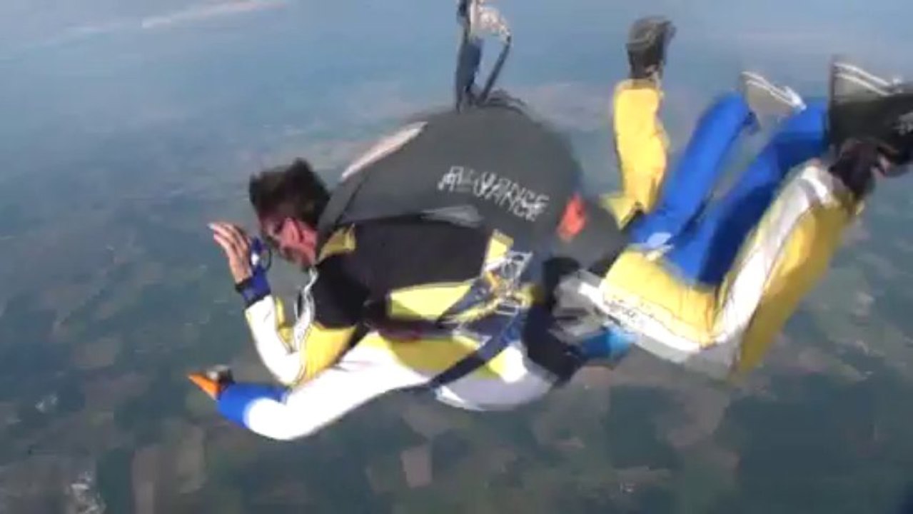 PARACHUTISME-CHALLENGE PARAHANDISPORT : Moustapha AYACHI saut 1