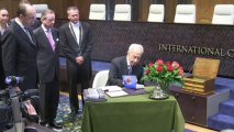 Nucléaire iranien: Peres veut des actes, pas des paroles