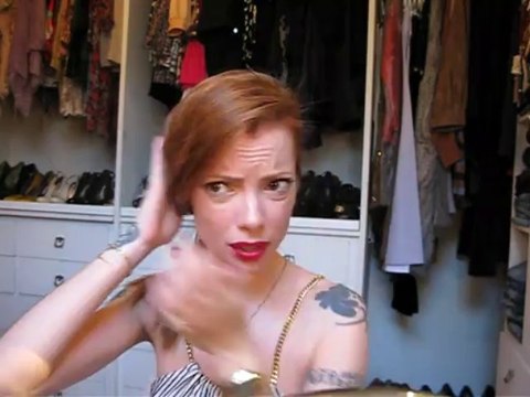 Julia Petit Passo a Passo Batom Vermelho Cabelo