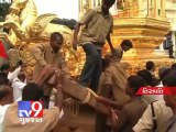 Tv9 Gujarat - 25 crore golden chariot of 'Lord Venkateswara' sink into the soil, Hyderabad