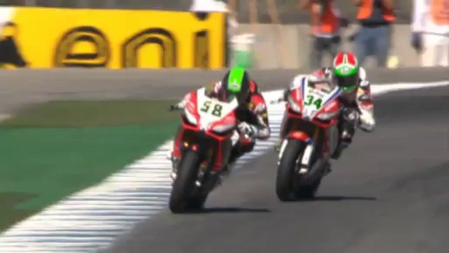 Superbikes - Eugene Laverty se acerca al líder