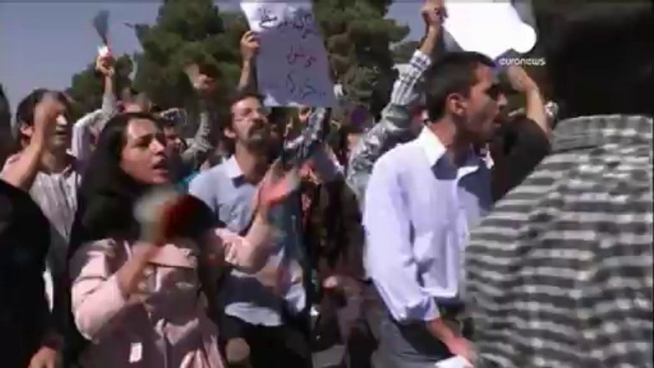 Israel's Netanyahu urges Obama to keep up sanctions on Iran