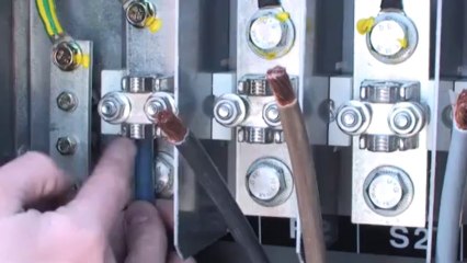 Een stroomaggregaat R90C3, R110C3, R135C3, R165C3, R220C3, R275C3 of R330C3 installeren.