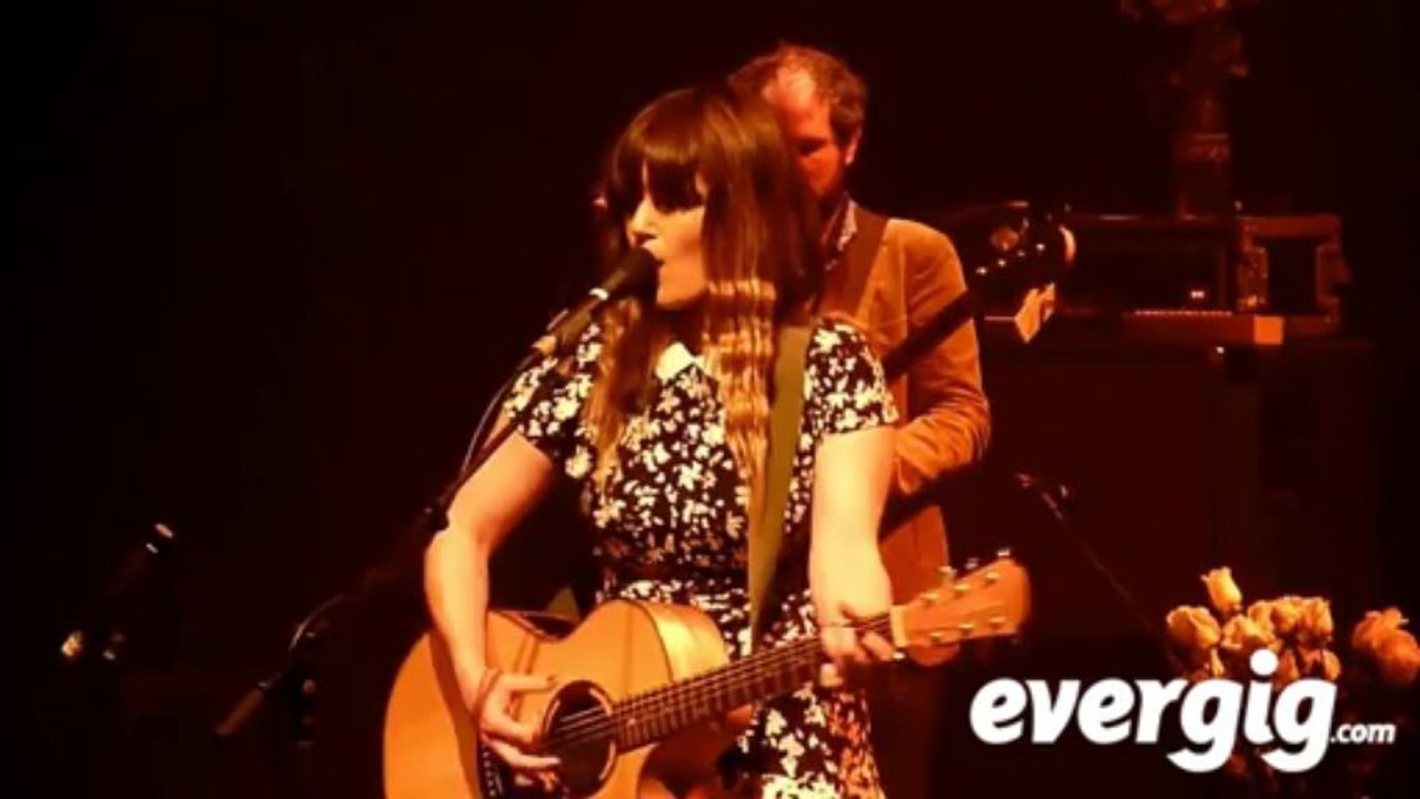 Julia Stone - "You're the one that I want" - Concert Evergig