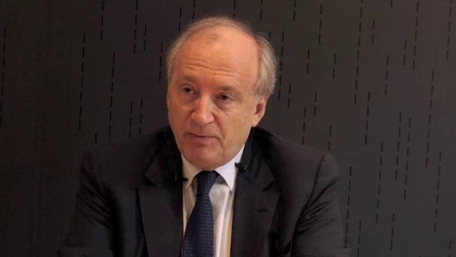 Hubert Védrine Astérix et Jules César