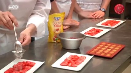 Recette de Salade de fraises, sorbet framboise minute et financier