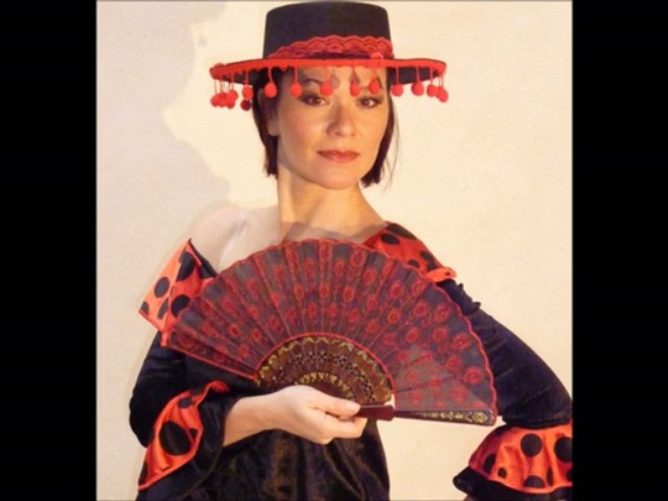 Anne-Sophie Roche Chanteuse Cabaret Spectacles Lyon