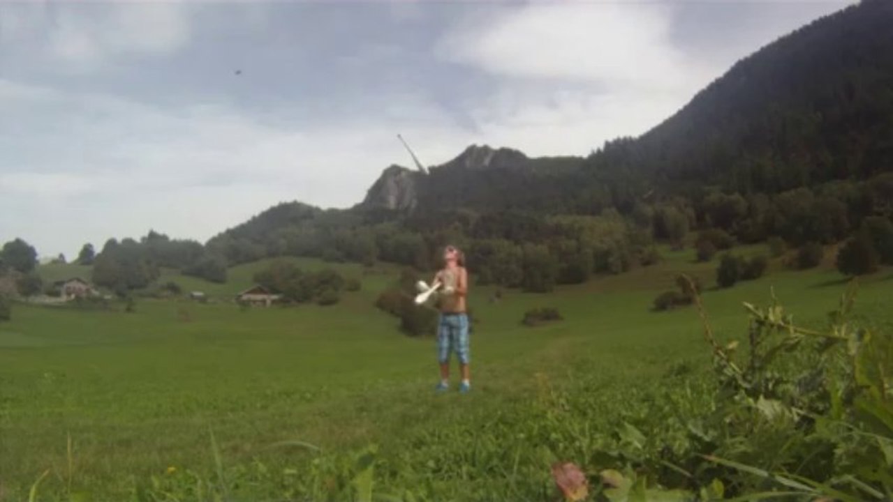 Juggling five clubs | Ambroise Abondance [HD]
