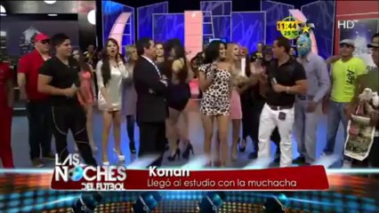 Ernesto Chavana le rompe el reloj a Konan
