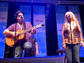 "WALKAWAY JOE" performed live by GREG BARNHILL and KIM CARNES (Sept. 27th, 2013)