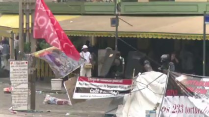 Rio police use tear gas to disperse teacher protest