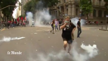 Brésil : les enseignants de Rio se heurtent à la police