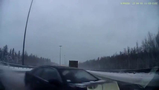 Compilation de conducteurs fous sur les routes gelées...