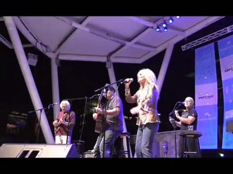 MORE LOVE - KIM CARNES - Live in Greenville, South Carolina, USA - Sept. 27th, 2013.