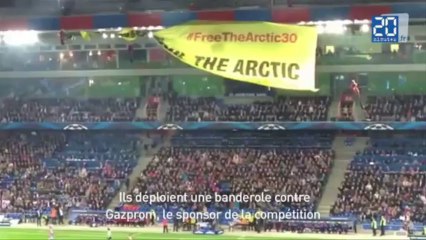 Des militants de Greenpeace interrompent la rencontre Bâle-Schalke 04