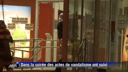 Brésil: heurts entre professeurs et policiers à Rio