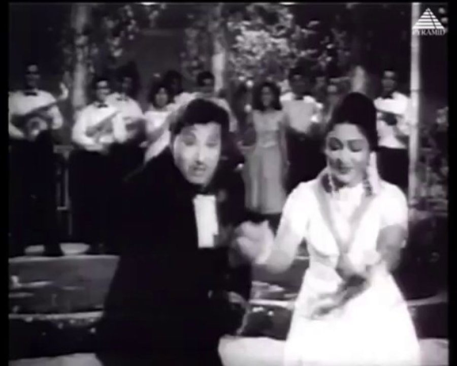 Andru Vanthathum - PERIYA EDATHU PENN (1963)