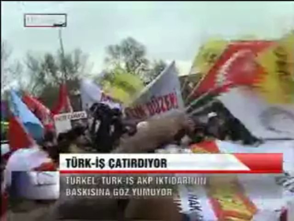 TÜRK   İŞ ÇATIRDIYOR