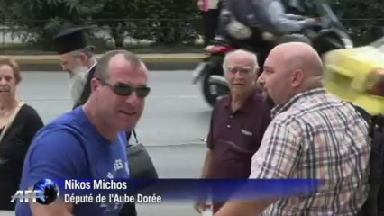 Grèce: quatre députés néonazis inculpés, mais trois libres