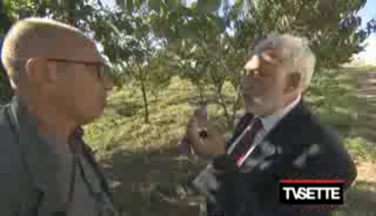 I veleni di Giugliano e l_acqua che bagna la Baia Domizia (Mobile-240p)