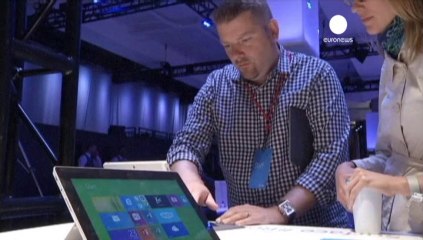 Microsoft hissedarları Gates'in peşinde