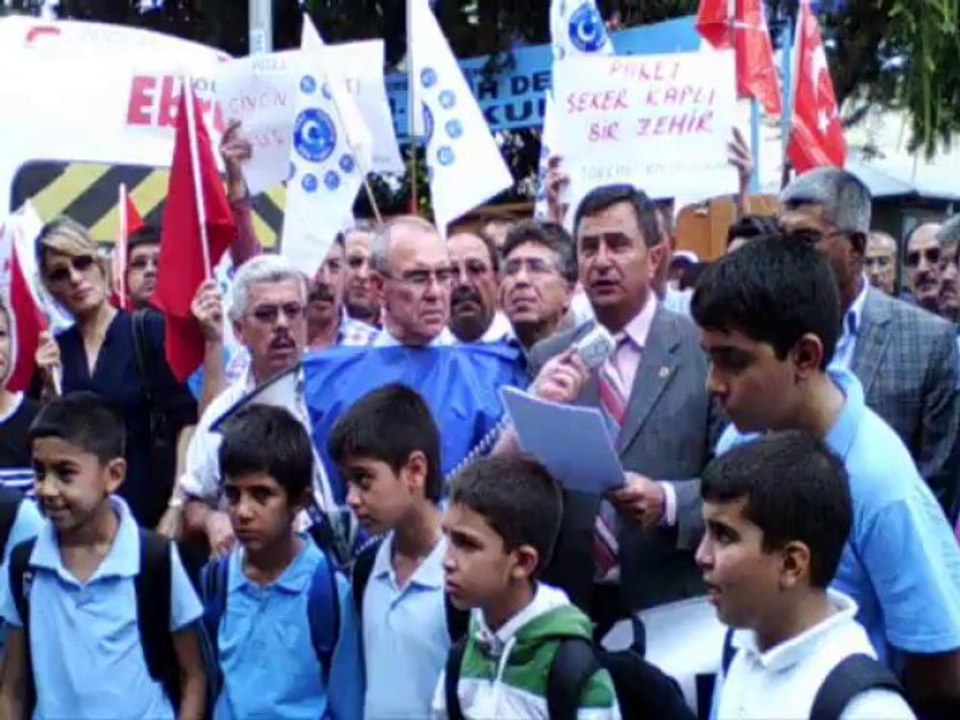 TÜRKİYE KAMU SEN ANDIMIZIN KALDIRILMASINI KINADI