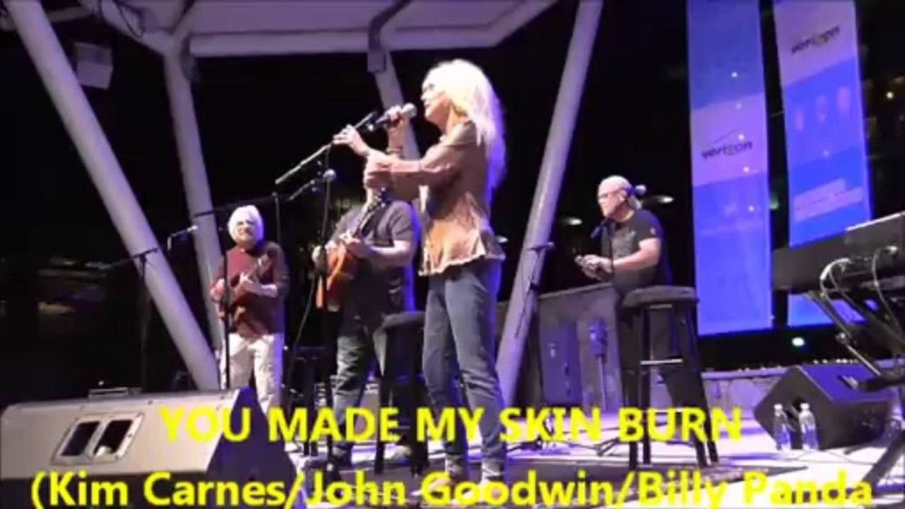 "YOU MADE MY SKIN BURN" - KIM CARNES - Live in Greenville, South Carolina, USA - Sept. 27th, 2013