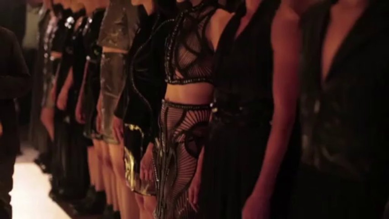 Le défilé Iris Van Herpen printemps-été 2014