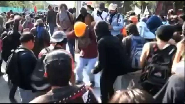 Mexico : des affrontements entre manifestants et policiers font au moins 50 blessés