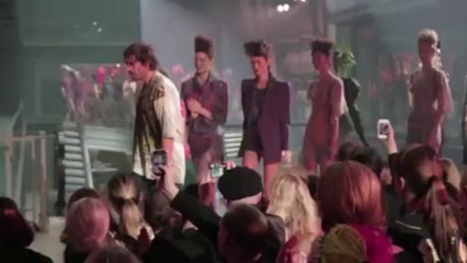 Le défilé Vivienne Westwood printemps-été 2014