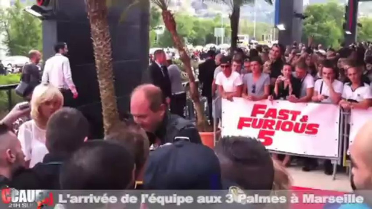 L'arrivee de l'équipe aux 3 Palmes à Marseille