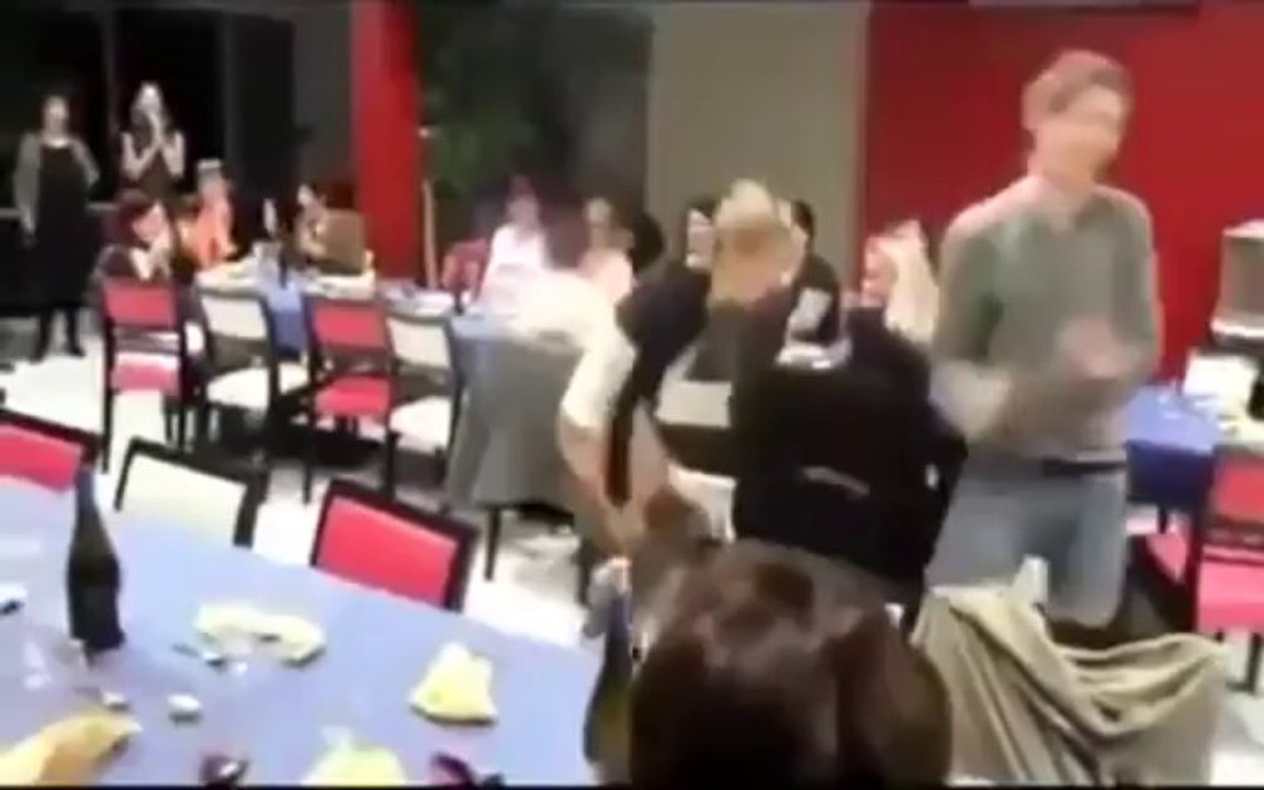 Güzel Rus Kızı Mini Etekle Dans Ederse Olacağı Budur