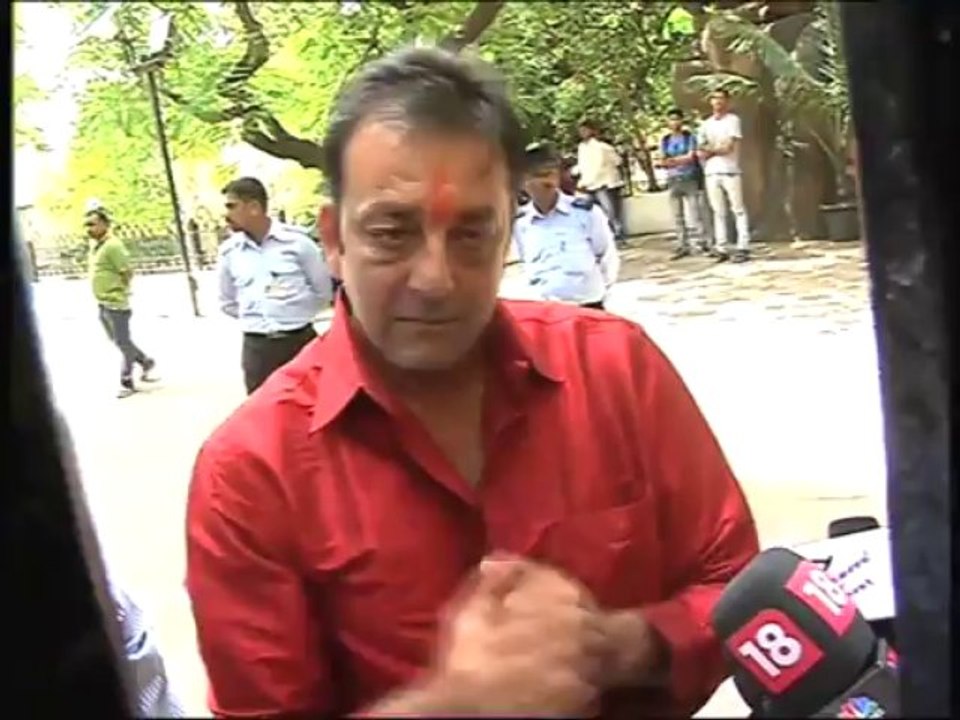 Sanjay Dutt speaks to the media on his 10 day parole leave for health