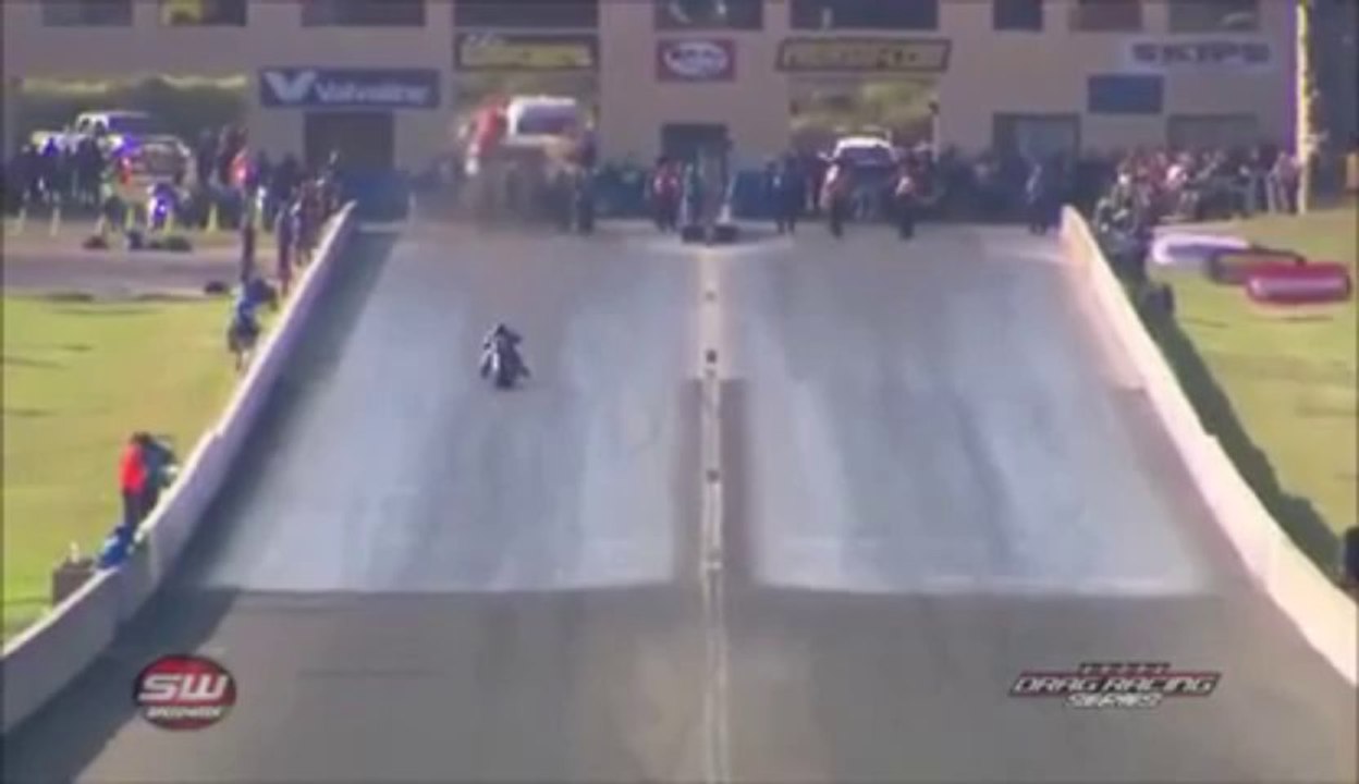 Chuter d'une moto 300km/h!! Fail en Course!!