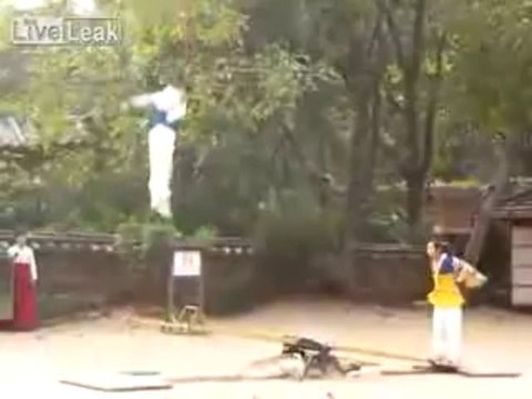 Korean Girls playing Seesaw: Looks like fun!!