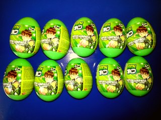 10 Surprise Eggs Ben 10 Unwrapping Plastic Eggs (HD)