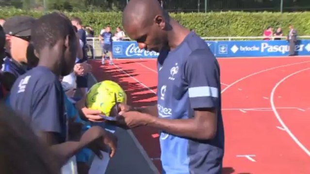 Deschamps defends Abidal selection