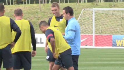 Hodgson riabbraccia Hart, Rooney e Sturridge