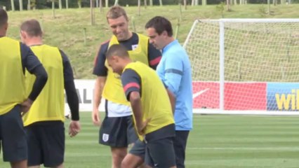 Brasil 2014 - Hodgson tiende la mano a Hart