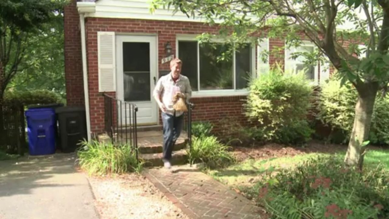 Furloughed US federal workers worry about paying their bills. Duration: 2:14