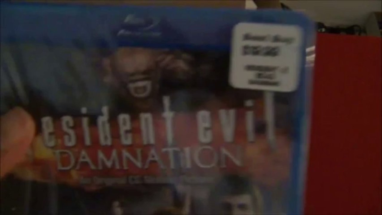 ABRIENDO  Blue Ray Resident Evil Damnation