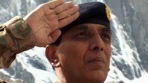 Pakistan’s army chief pays tribute to soldiers buried in avalanche last year