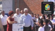 Carlos Peredo entrega computadoras a la primaria FORD 185 de Ayotzingo