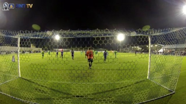 Un incroyable but de 37 mètres en FA Cup !